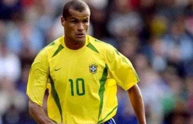 压哨签下全 压哨签下全