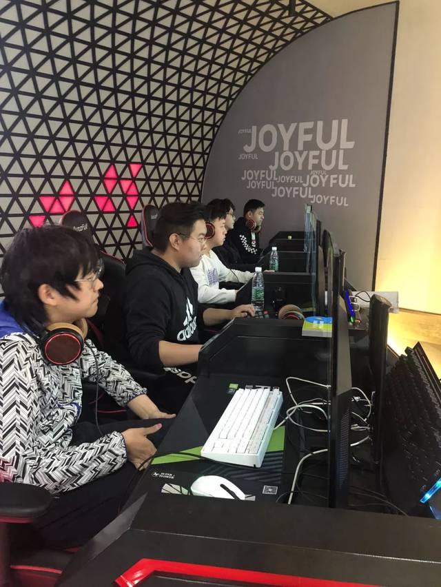 也显示出他 也显示出他